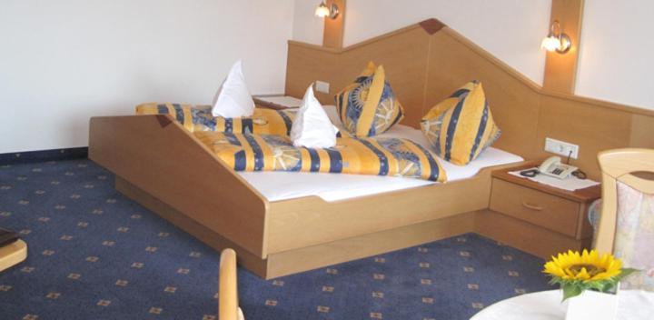 Small Hotel Sonne Тироло Экстерьер фото